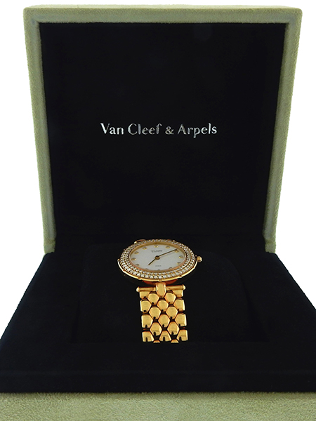 Van Cleef & Arpels (Ref. B2HH1) 18k Yellow Gold & Diamond Lady's Bracelet Watch, new/unused, w/ manual in leather card folder